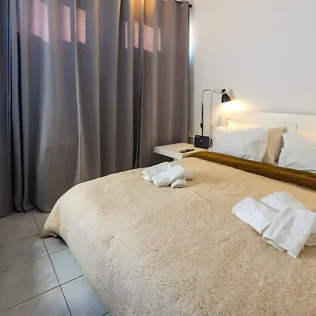 Bright Getaway In The Heart Of Апартаменты