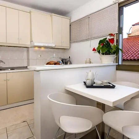 Апартаменты Bright Getaway In The Heart Of *